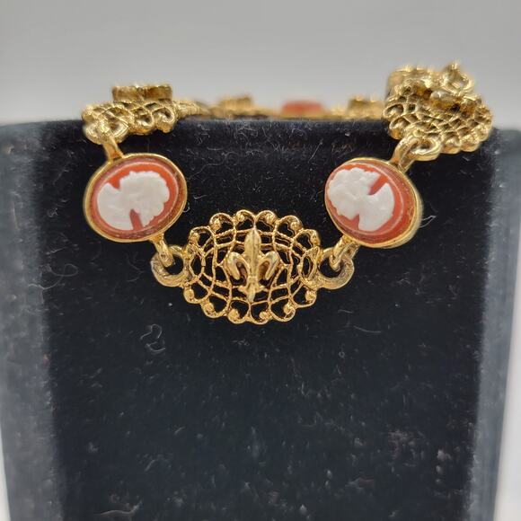 VINTAGE Cameo Fleur de Lis Bracelet Gold Tone Lace Victorian Shell Silhouette - Picture 4 of 7
